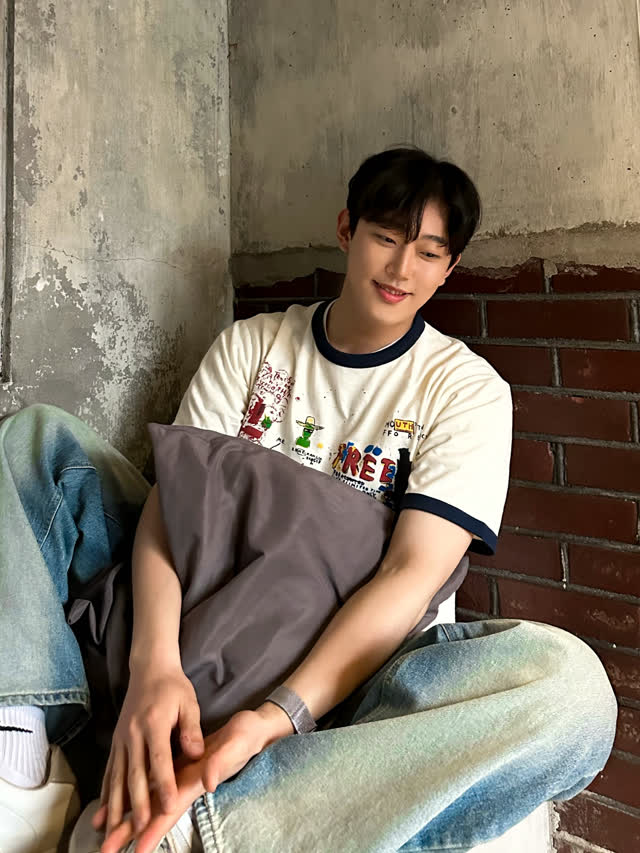 Han Seung Ho Photo 16